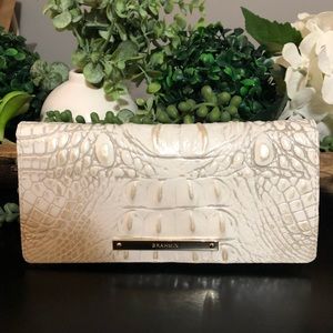 Brahmin Wallet